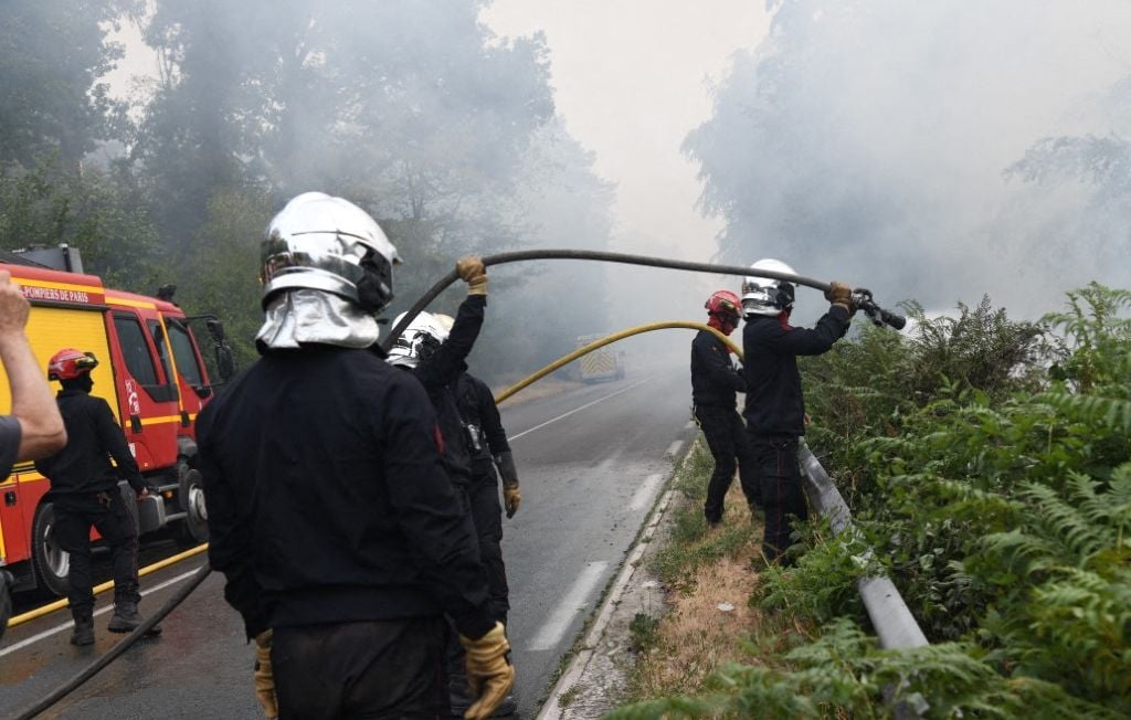Bomberos en acción en Fontainebleau y Drôme, la ola de calor está amainando… Bomberos en acción en Fontainebleau y Drôme, la ola de calor está amainando…